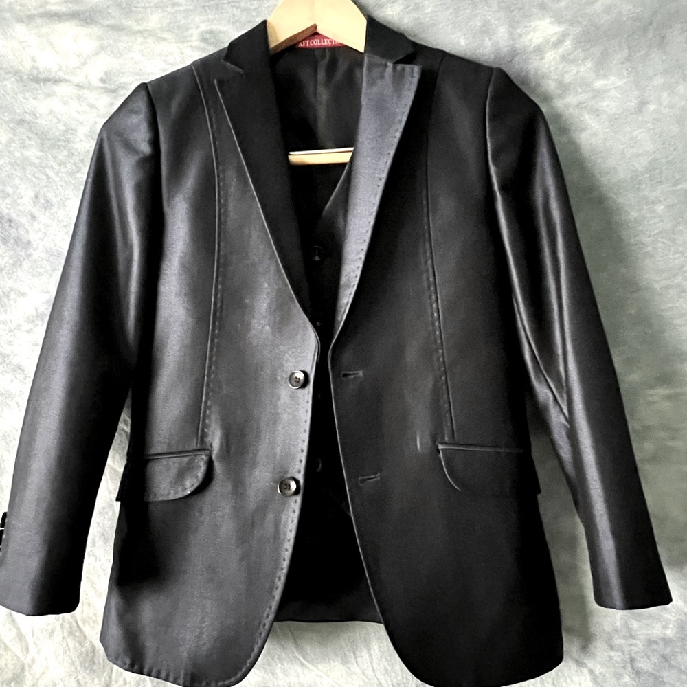3-Piece AFT COLLECTION Boys' Size 12 Regular Dress Suit in Midnight Blue. NWOT